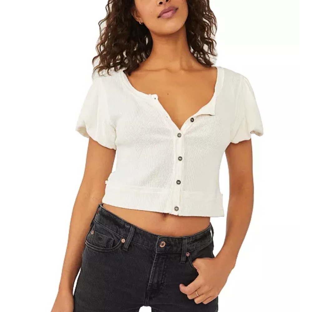 Free people, short sleeve tea, cropped, puff sleeve size medium